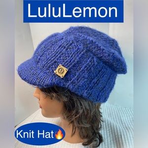 Womens LuluLemon Blue/Black knit Billed Beanie🔥💙🖤Flawless! EUC/ One Size💙